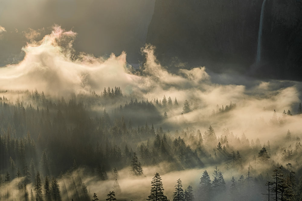 Special B-Morning-Mist-Rising,-Yosemite-Valley,-Yosemite-National-Park,-California